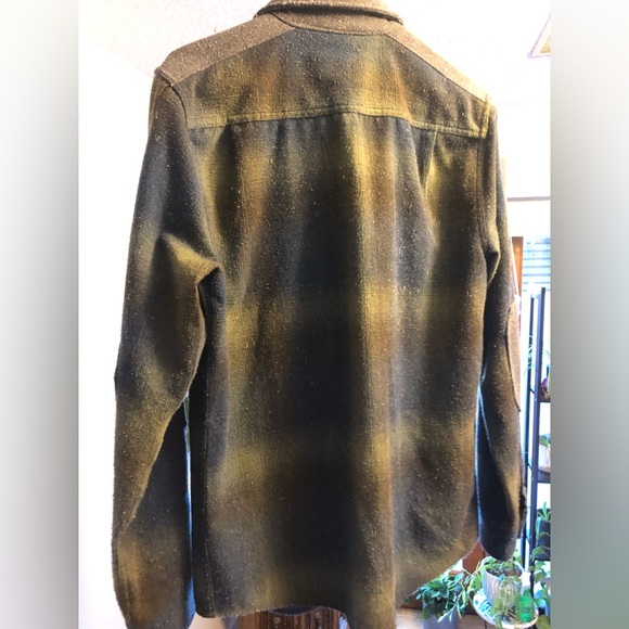 ROARK M Classic Fit Long Sleeve Flannel - Picture 2 of 4